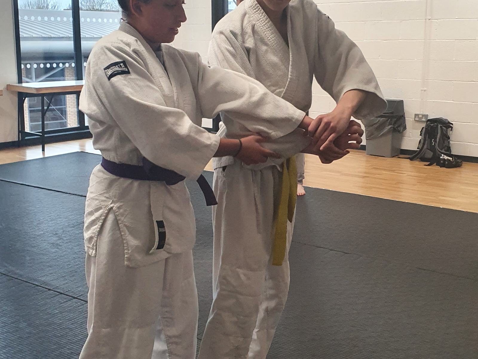 Hizashikan - There is always a senior at hand to help